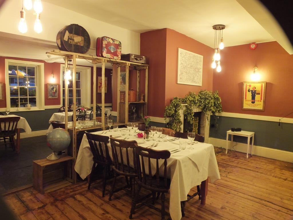 Railway Hotel 페버샴 외부 사진
