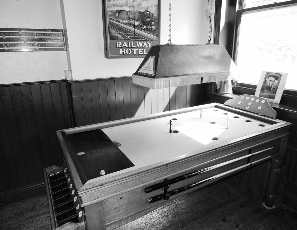 Railway Hotel 페버샴 외부 사진