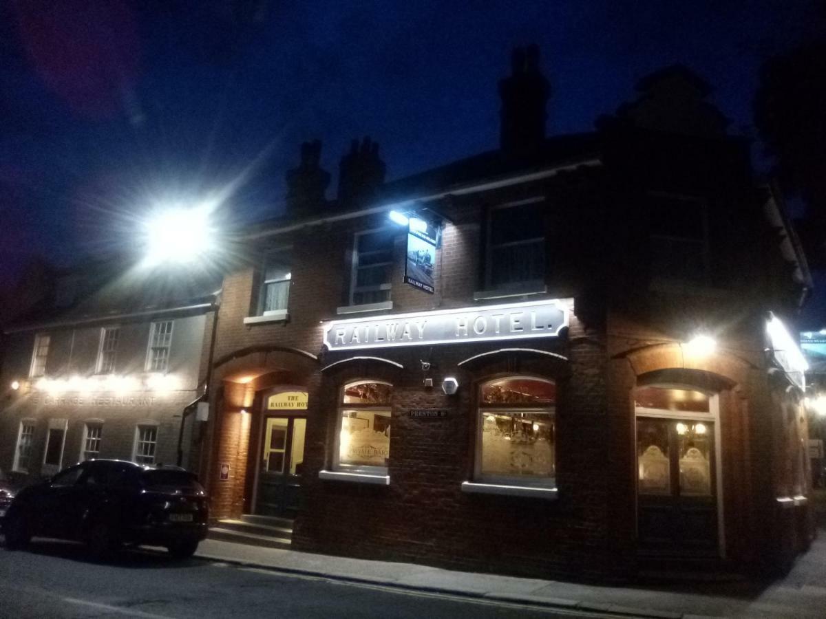 Railway Hotel 페버샴 외부 사진
