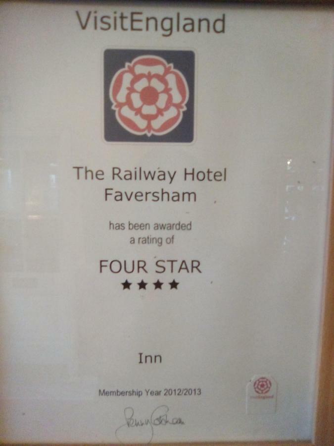 Railway Hotel 페버샴 외부 사진